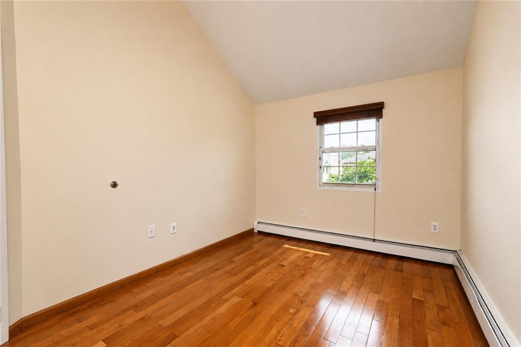 189 Quintard Street Property Photo 11