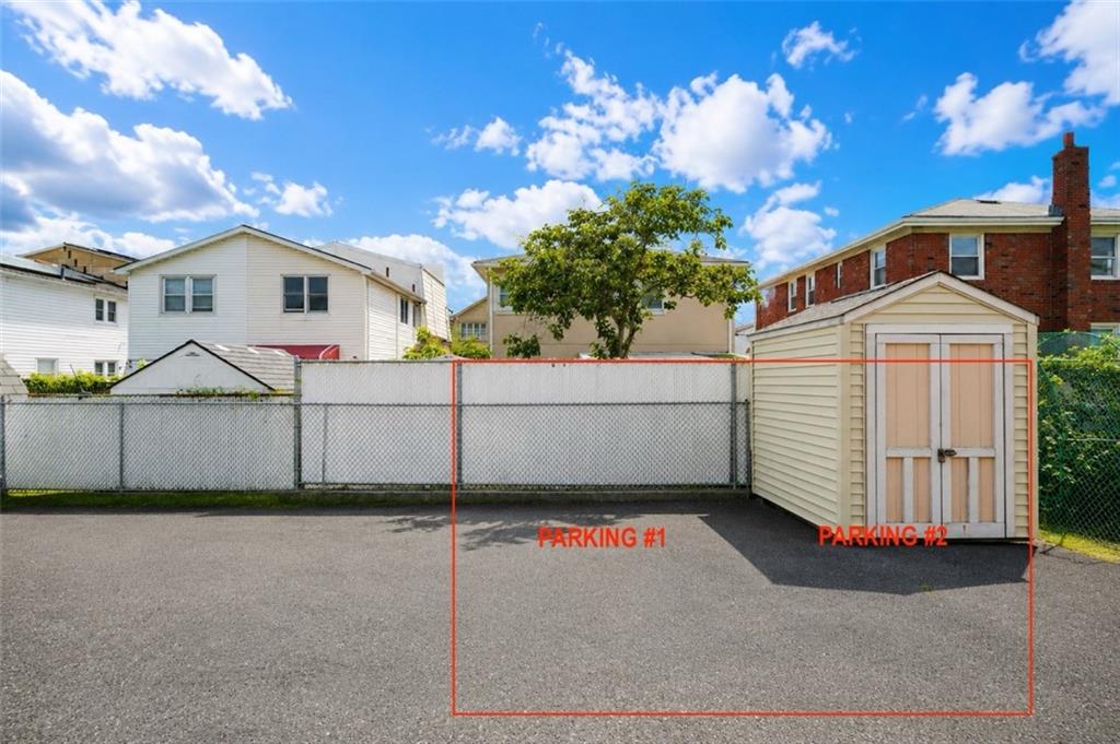 189 Quintard Street Property Photo 24