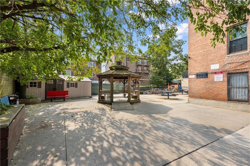 2800 Coyle Street 201 Property Photo 2
