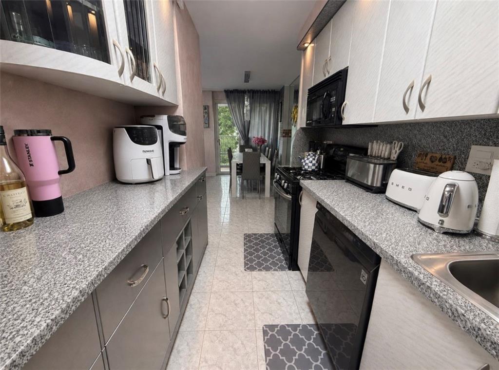 601 Surf Avenue 2j Property Photo 4
