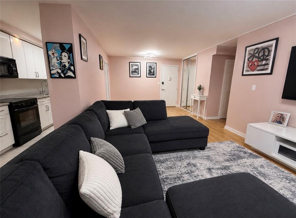 601 Surf Avenue 2j Property Photo 6