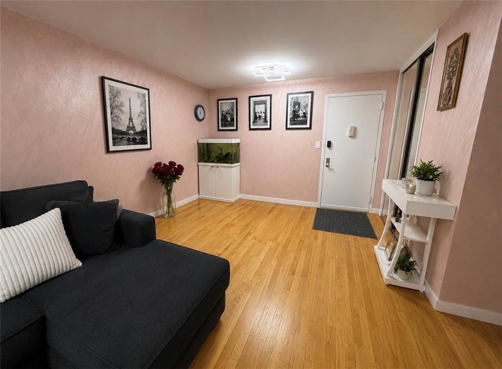 601 Surf Avenue 2j Property Photo 7