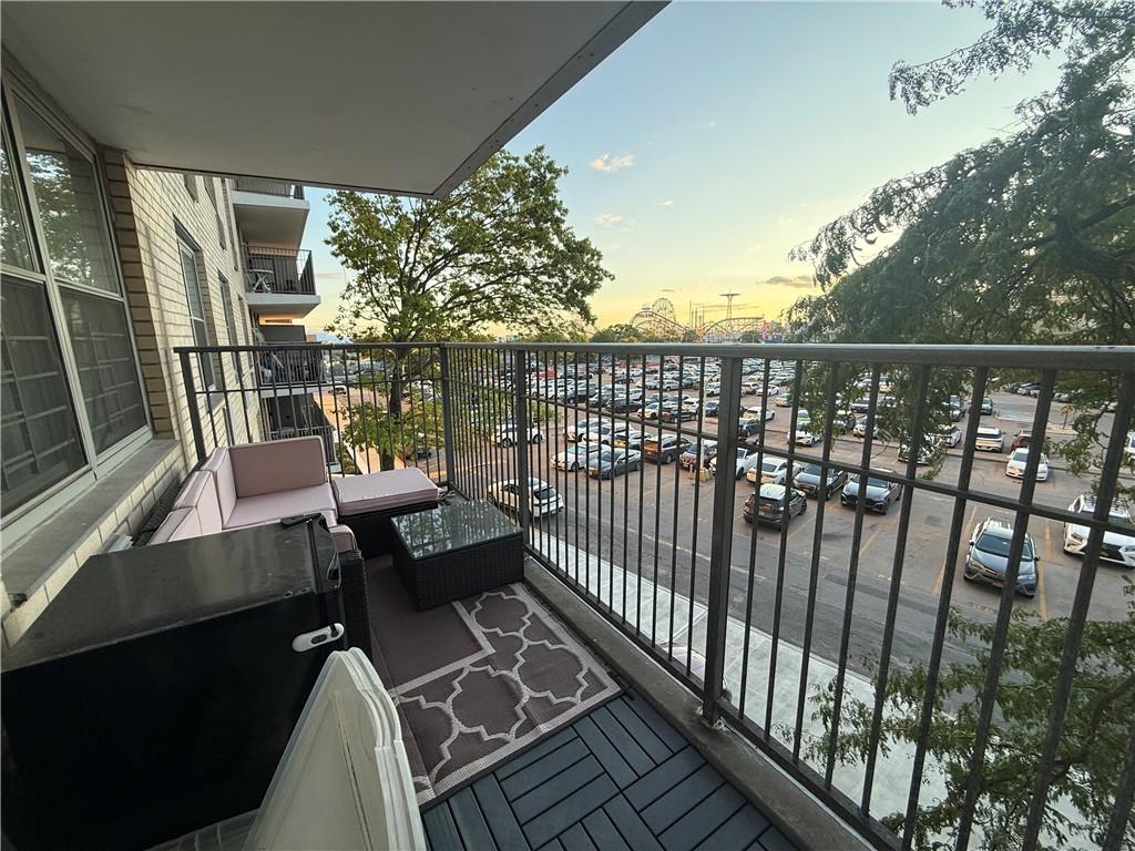 601 Surf Avenue 2j Property Photo 14