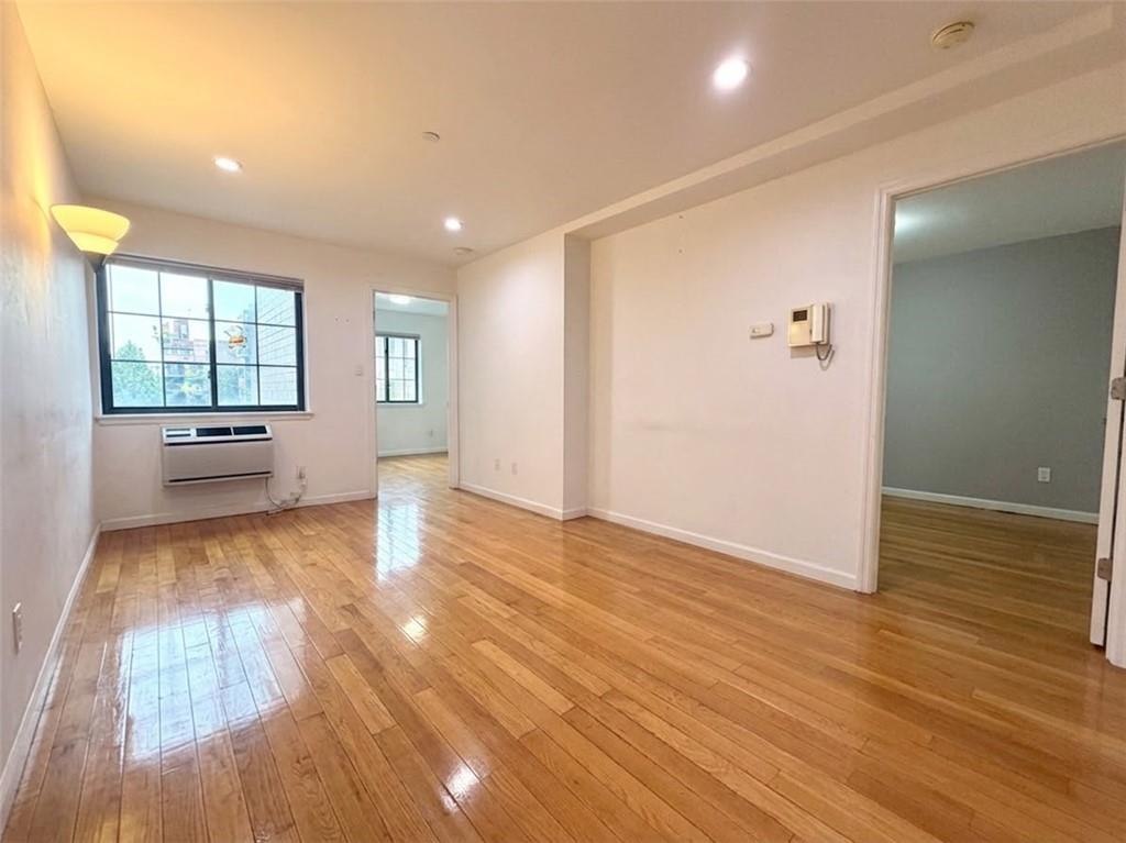 144-85 Roosevelt Avenue 3E Property Photo 1