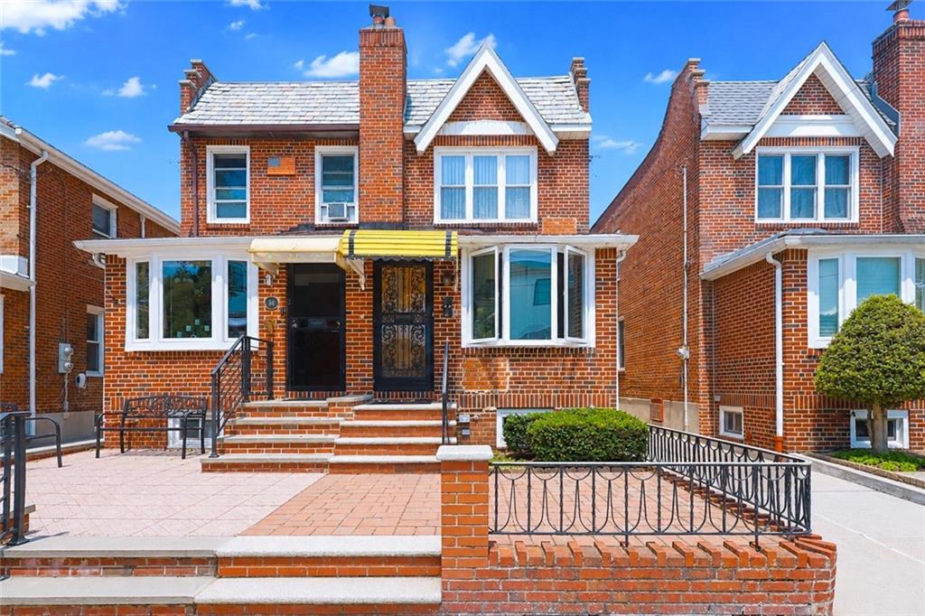 52 74th Street Property Photo 1