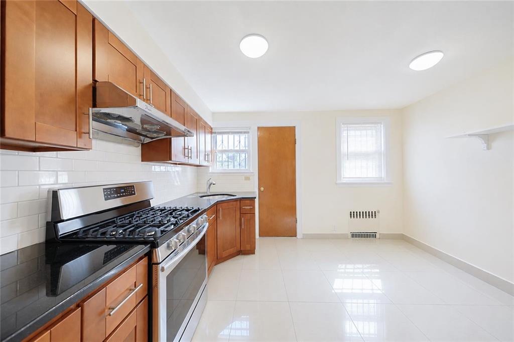 52 74th Street Property Photo 10