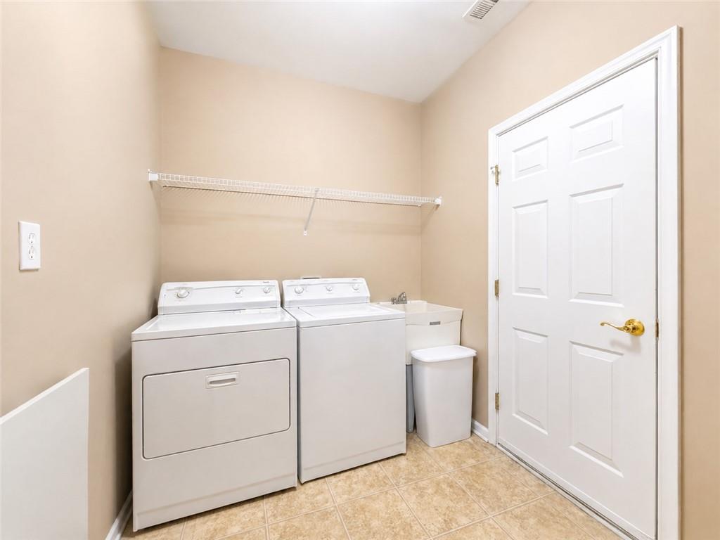 111 Fontaine Court Property Photo 17