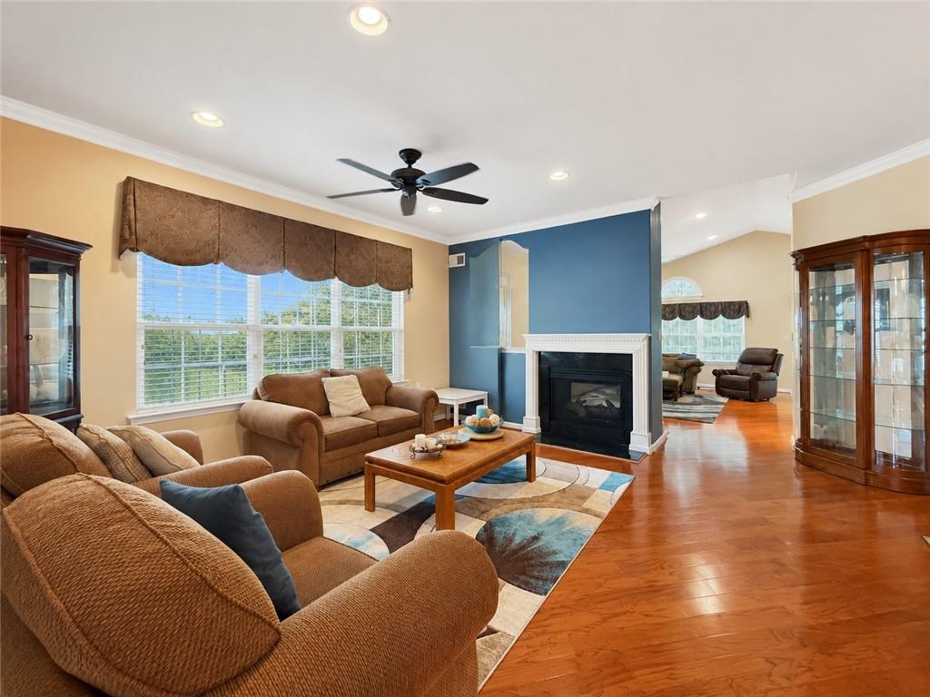 111 Fontaine Court Property Photo 21