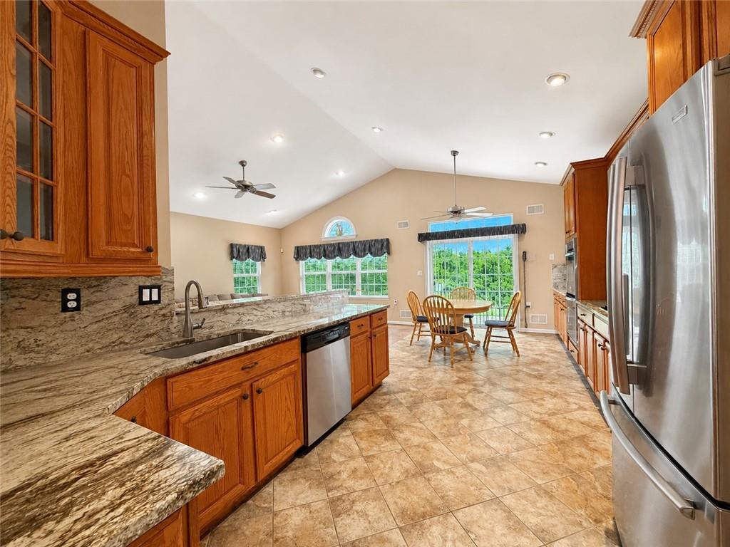 111 Fontaine Court Property Photo 25