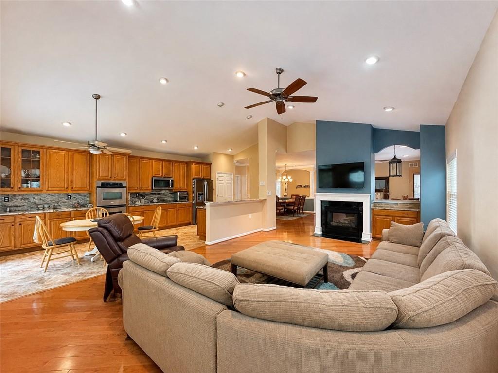 111 Fontaine Court Property Photo 32