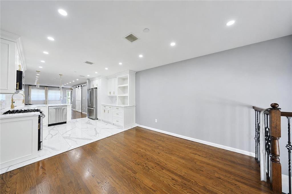 4175 Amboy Road Property Photo 7