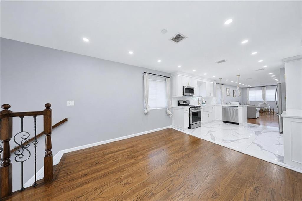 4175 Amboy Road Property Photo 8