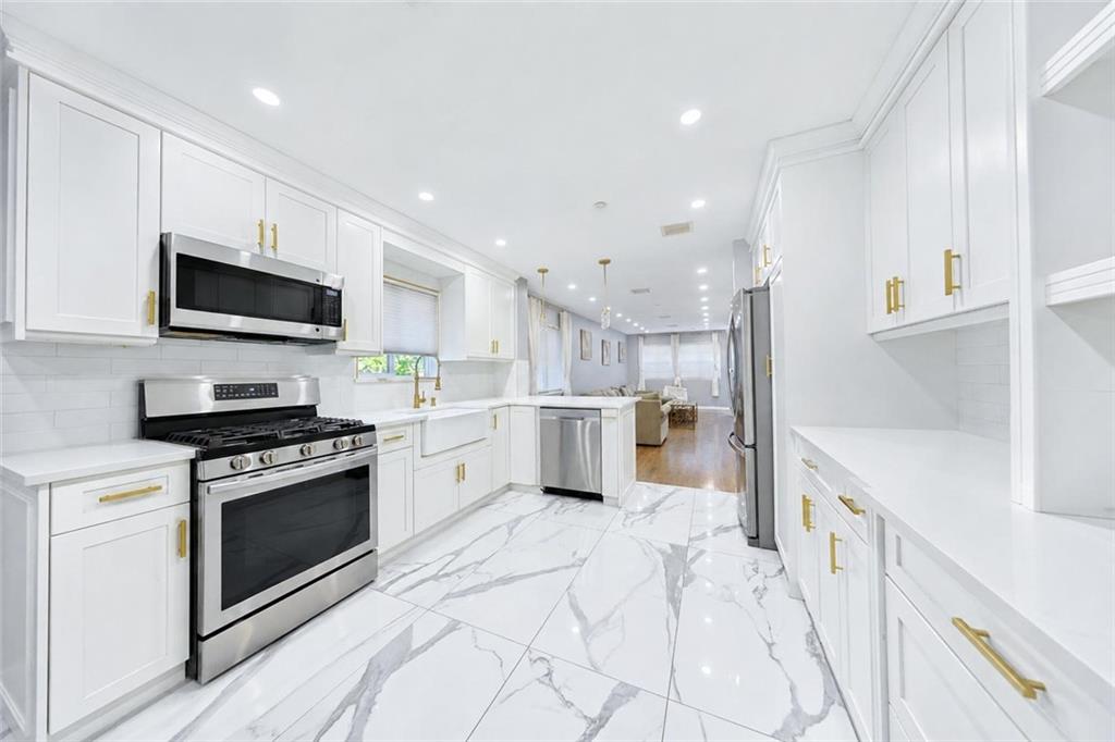 4175 Amboy Road Property Photo 10