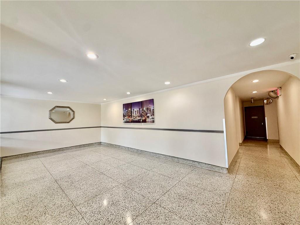 2035 East 7th Street 2f Property Photo 2