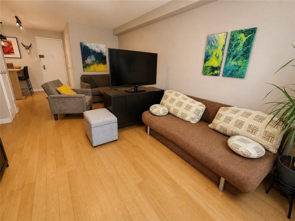 2035 East 7th Street 2f Property Photo 7