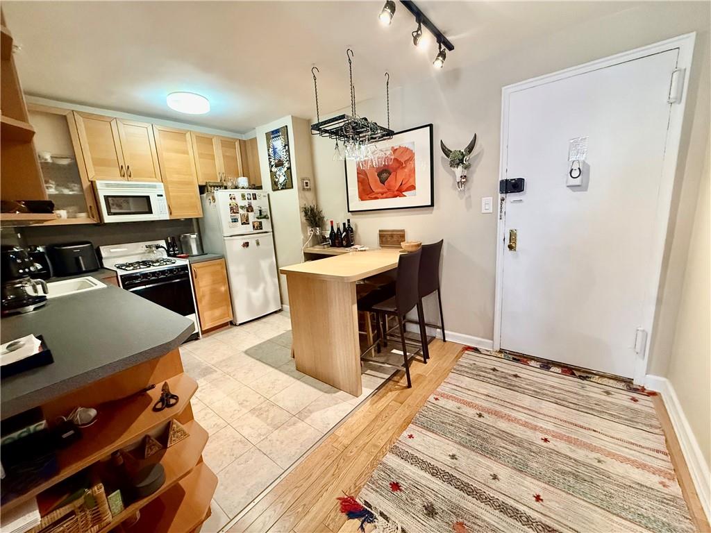 2035 East 7th Street 2f Property Photo 14