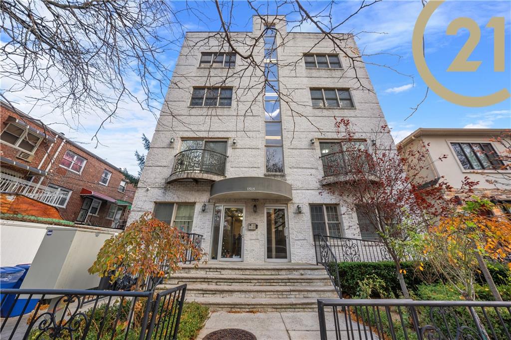 1515 West 4th Street 2R Property Photo 1