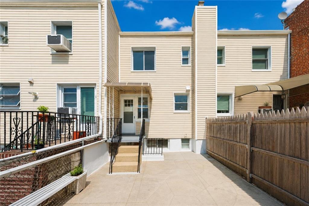 1593 Independence Avenue Property Photo 17