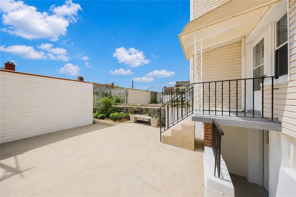 1593 Independence Avenue Property Photo 18