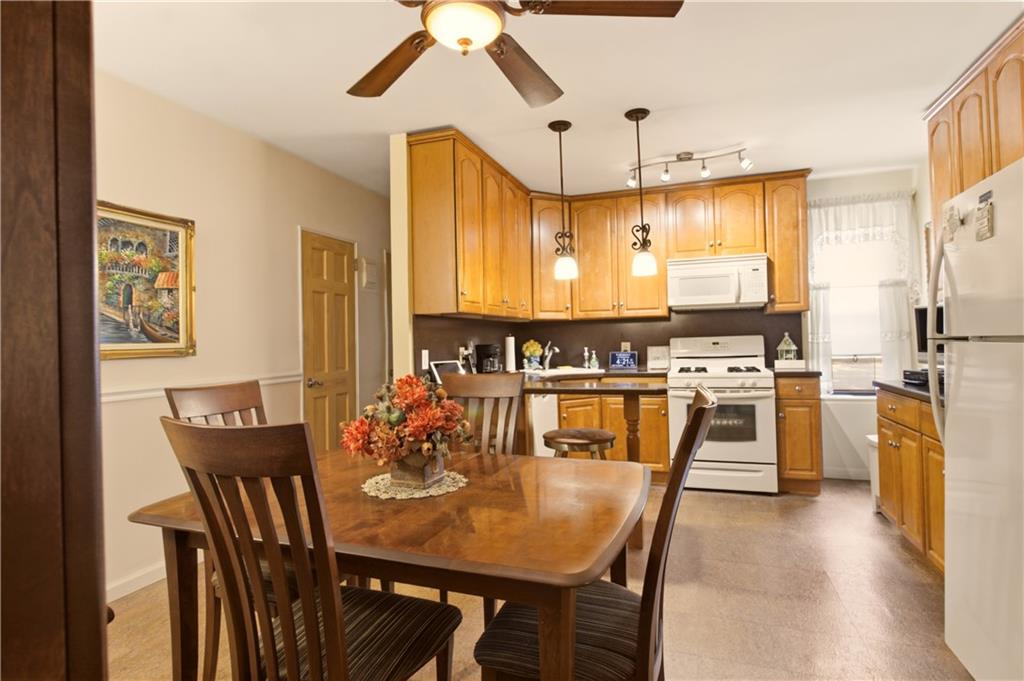 2229 Knapp Street 1g Property Photo 1