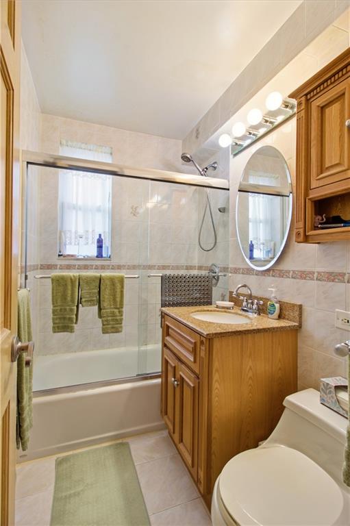 2229 Knapp Street 1g Property Photo 6