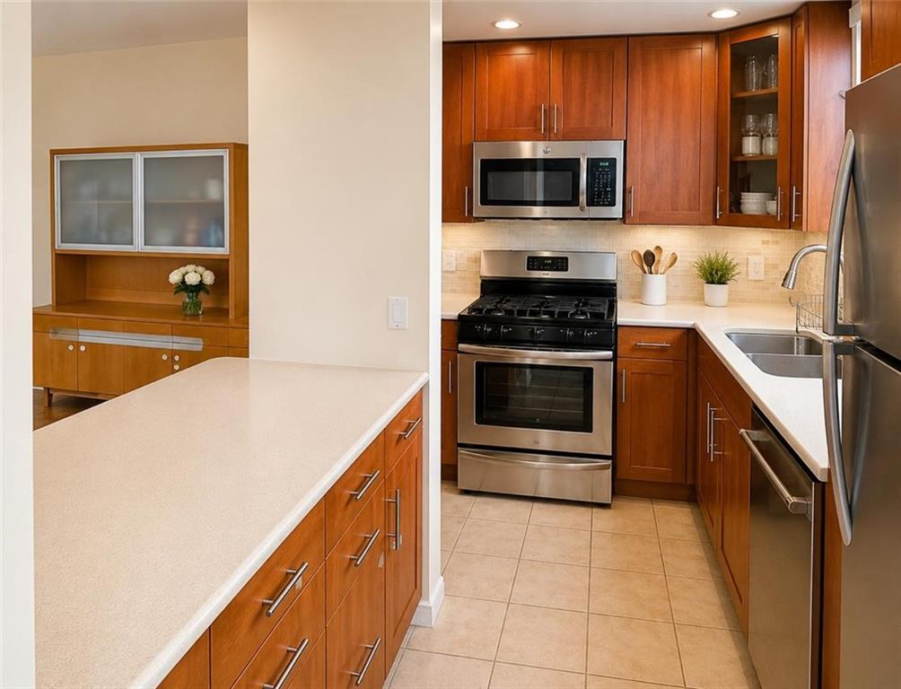 155 Oceana Drive East 2g Property Photo 3