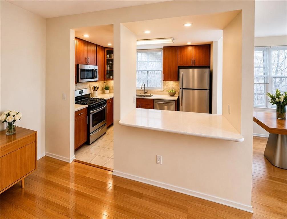 155 Oceana Drive East 2g Property Photo 4