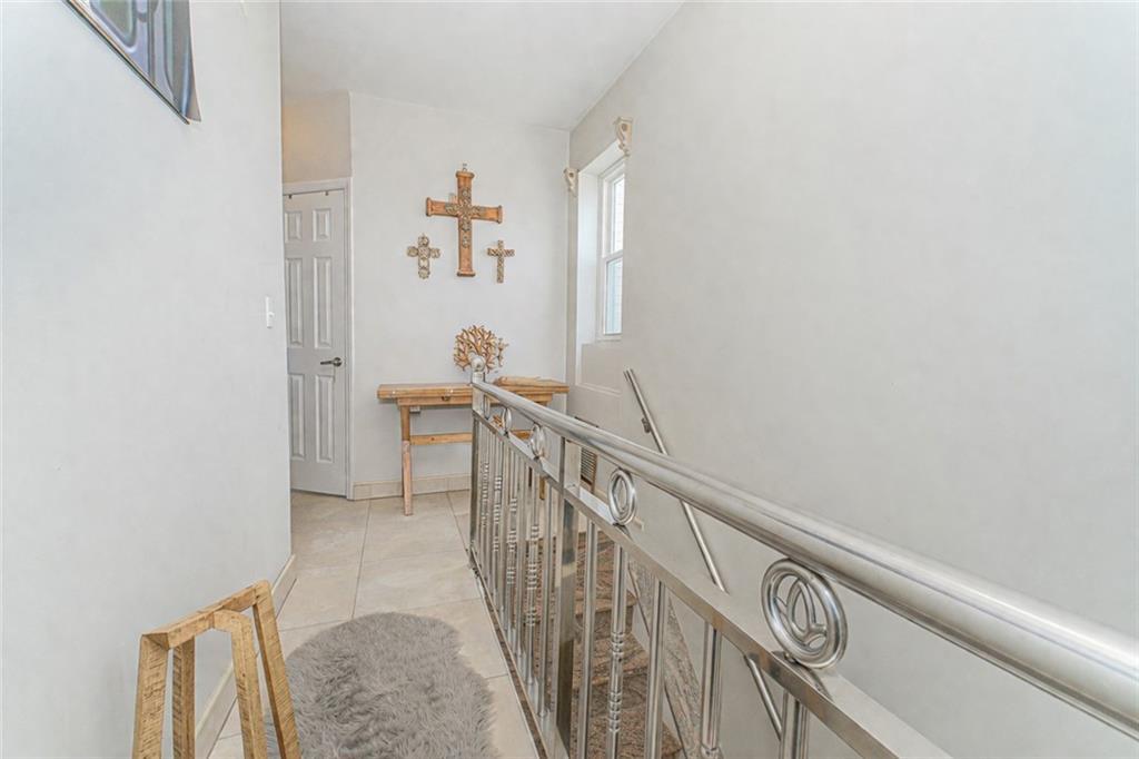 98 Robin Road Property Photo 6
