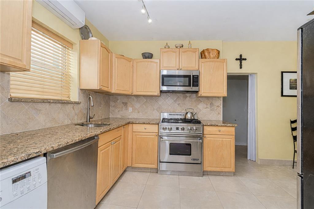 98 Robin Road Property Photo 24