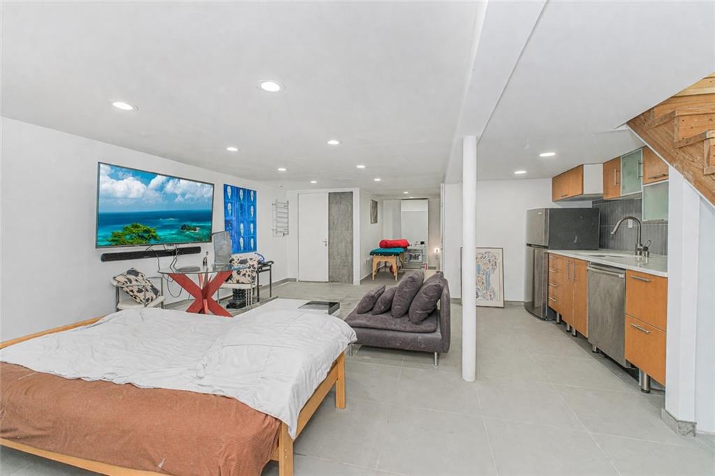 98 Robin Road Property Photo 26