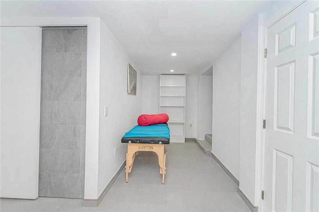 98 Robin Road Property Photo 28