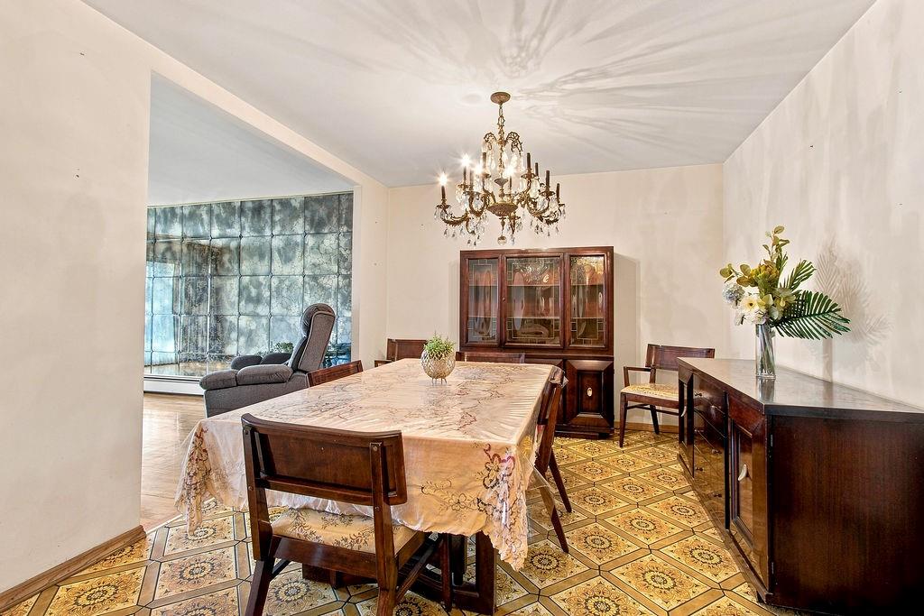 2558 Cropsey Avenue Property Photo 7