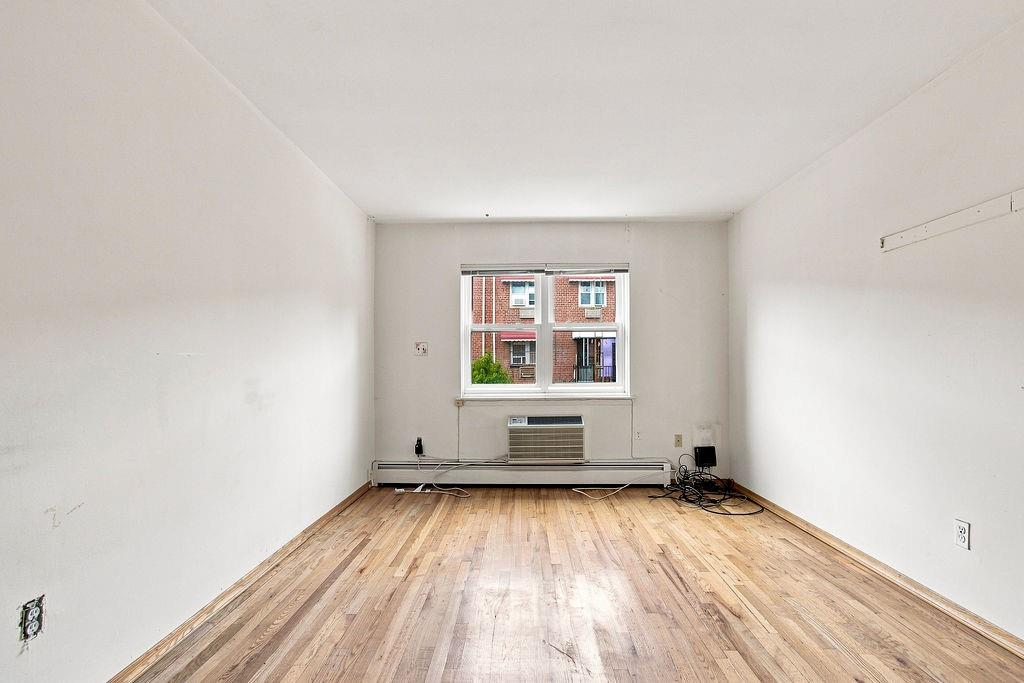 2558 Cropsey Avenue Property Photo 13