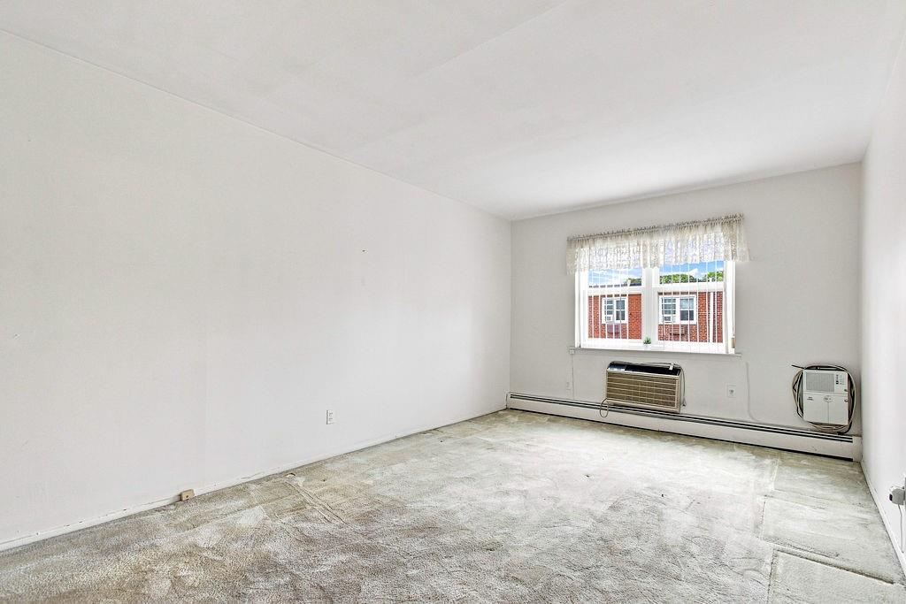 2558 Cropsey Avenue Property Photo 17