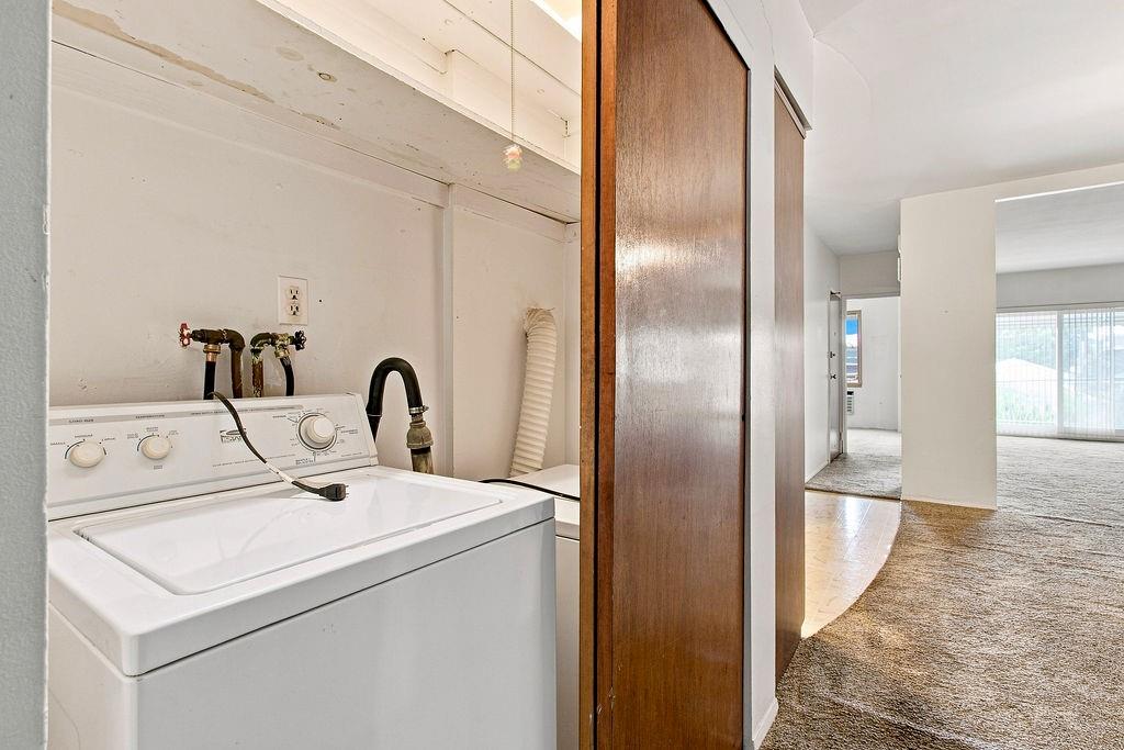 2558 Cropsey Avenue Property Photo 18