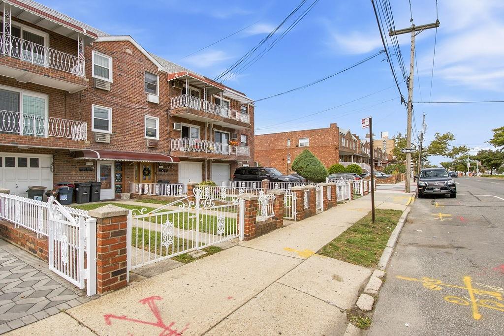 2558 Cropsey Avenue Property Photo 28