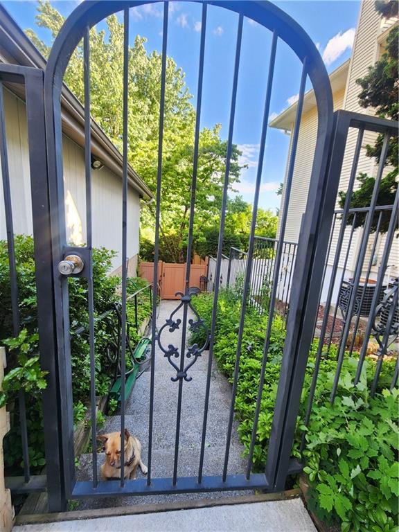 16 Manor Court Property Photo 2