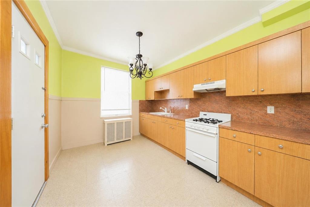 1775 West 9th Street Property Photo 8