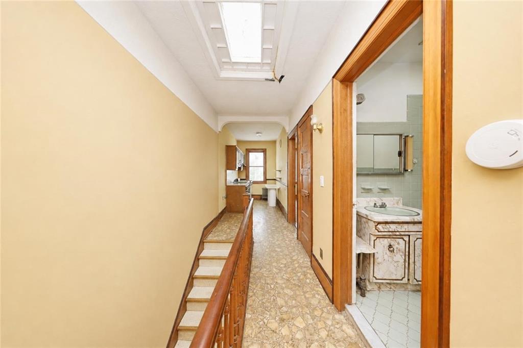 1775 West 9th Street Property Photo 12