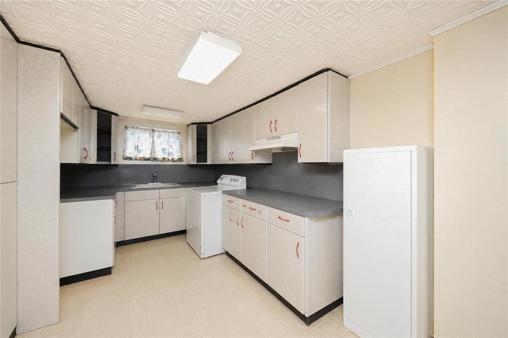 1775 West 9th Street Property Photo 22