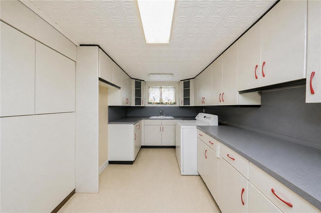 1775 West 9th Street Property Photo 23
