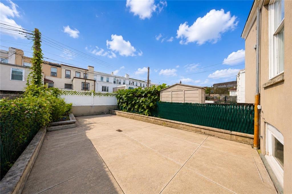 1775 West 9th Street Property Photo 27
