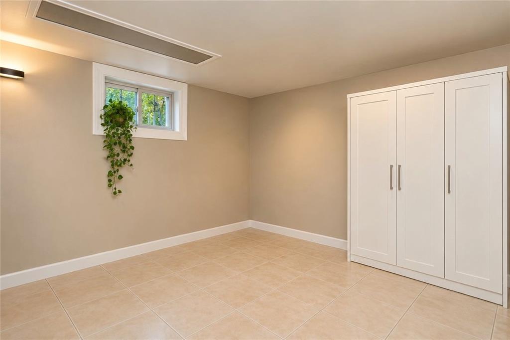 1595 Independence Avenue Property Photo 18
