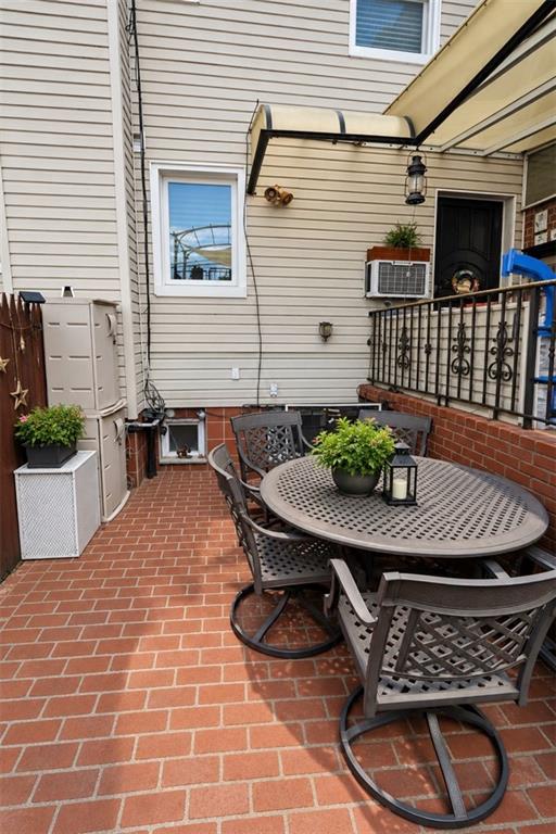 1595 Independence Avenue Property Photo 21