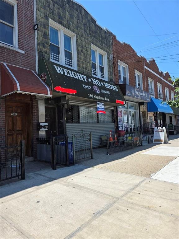 180 Highlawn Avenue Property Photo 1