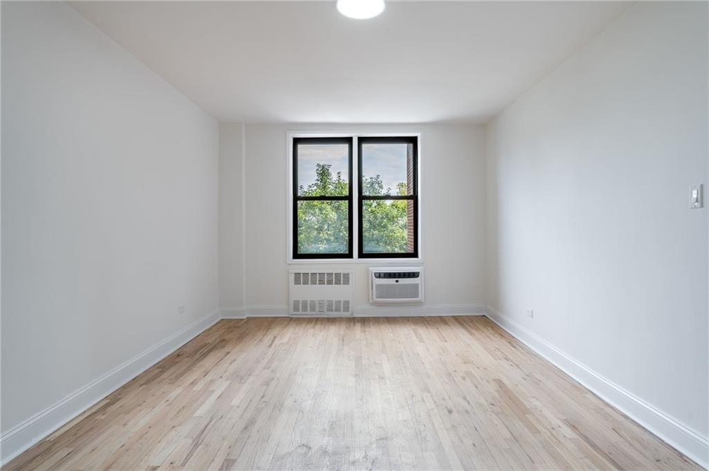 599 East 7th Street 3u Property Photo 9