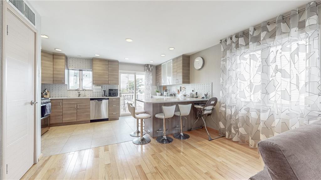 2246 East 70th Street Property Photo 1