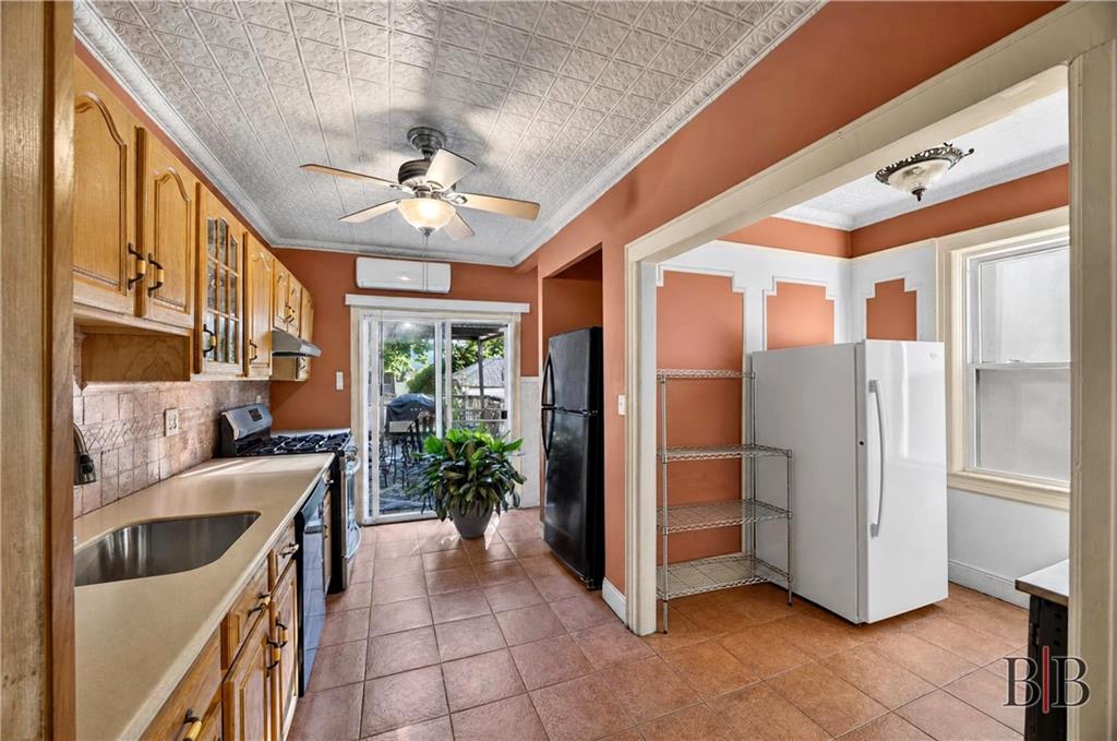 1716 East 32nd Street Property Photo 7