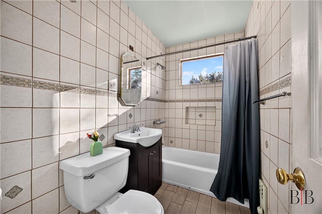 1716 East 32nd Street Property Photo 9