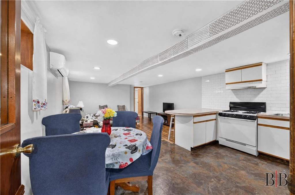 1716 East 32nd Street Property Photo 15